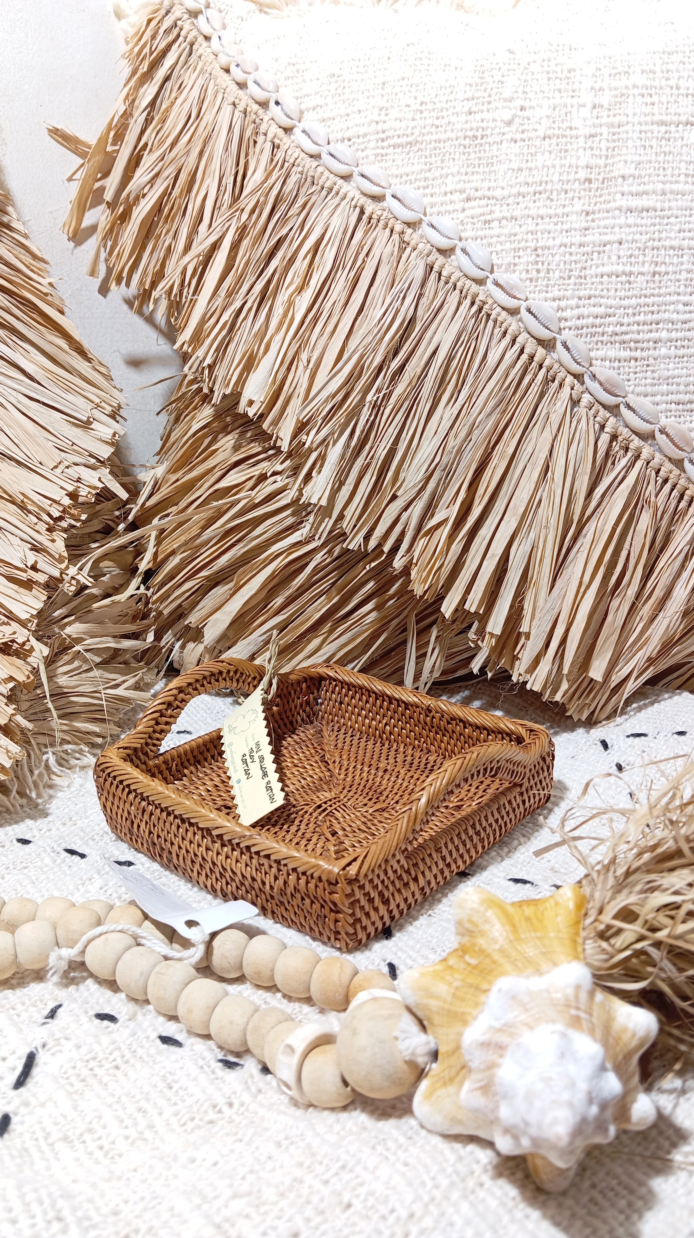 Rattan mini square tray