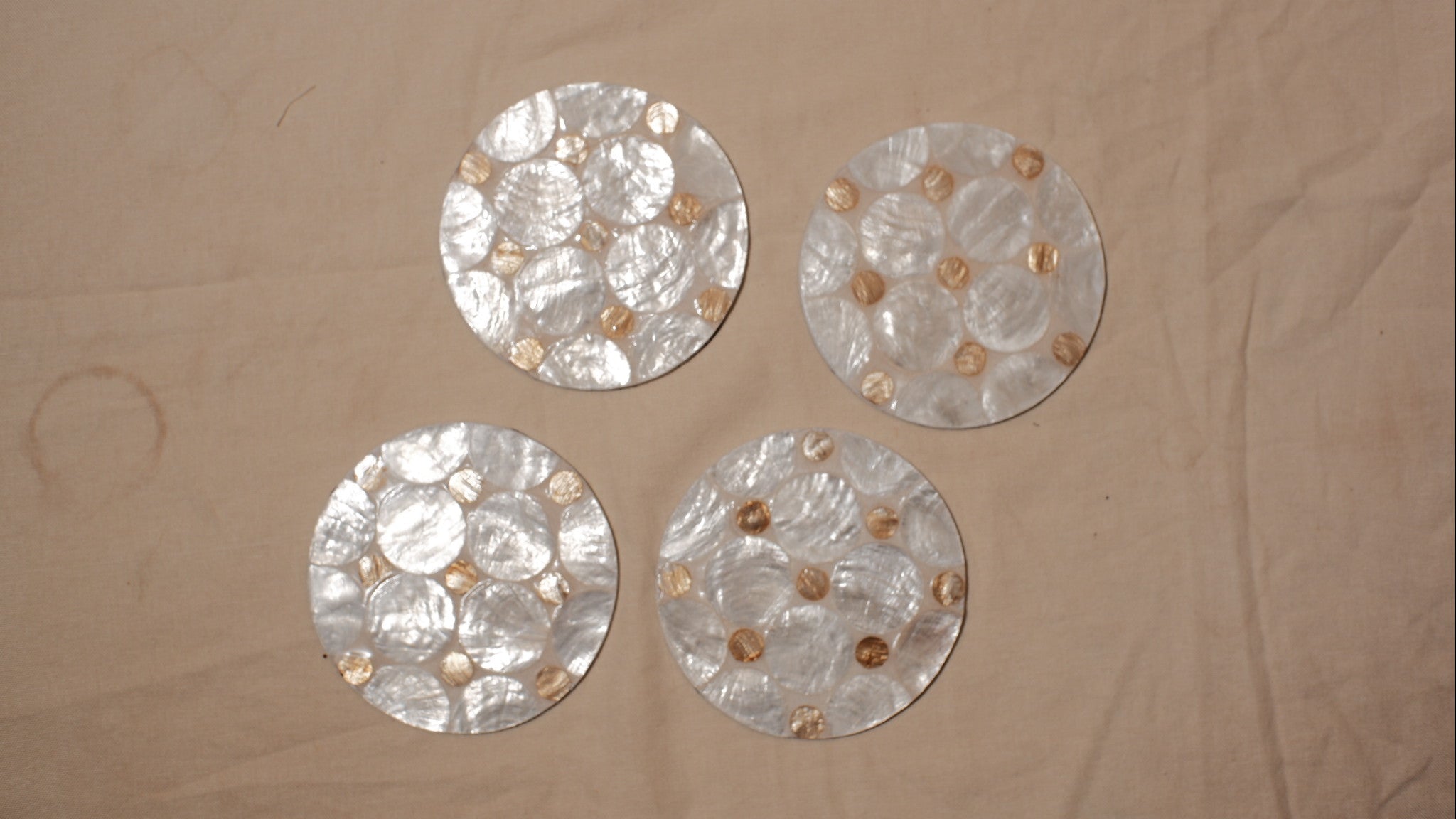 Toya shells coaster with circle shells pattern