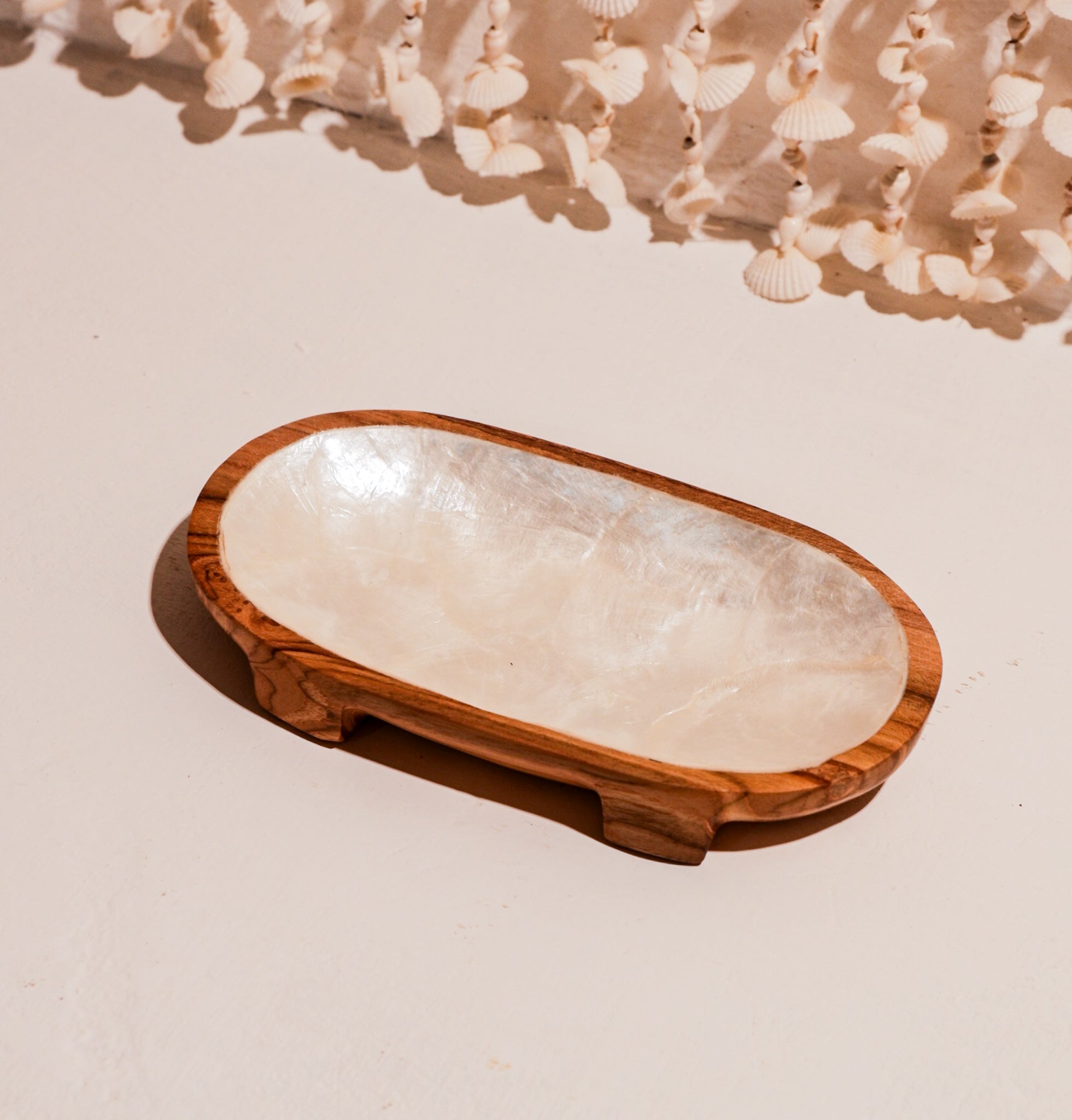 Kala oval wooden tray with stand