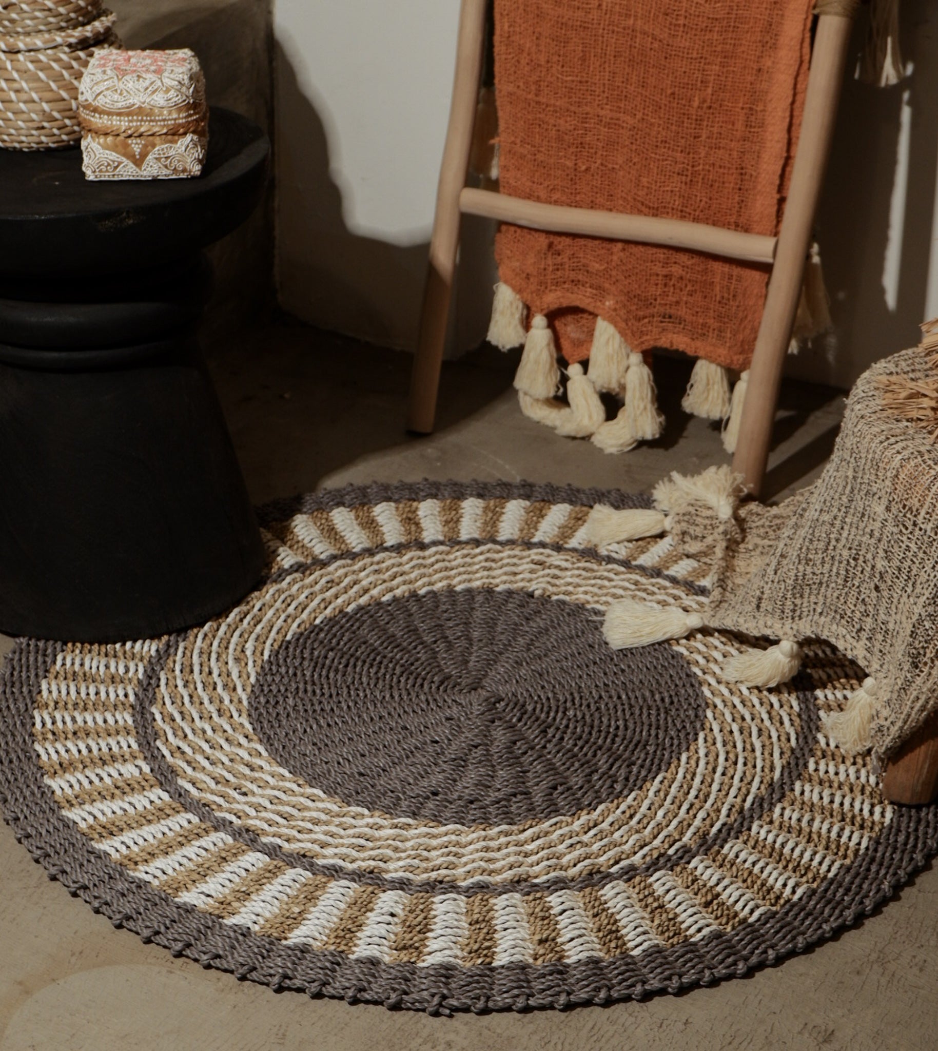 Natural Round Rug 100 × 100 cm