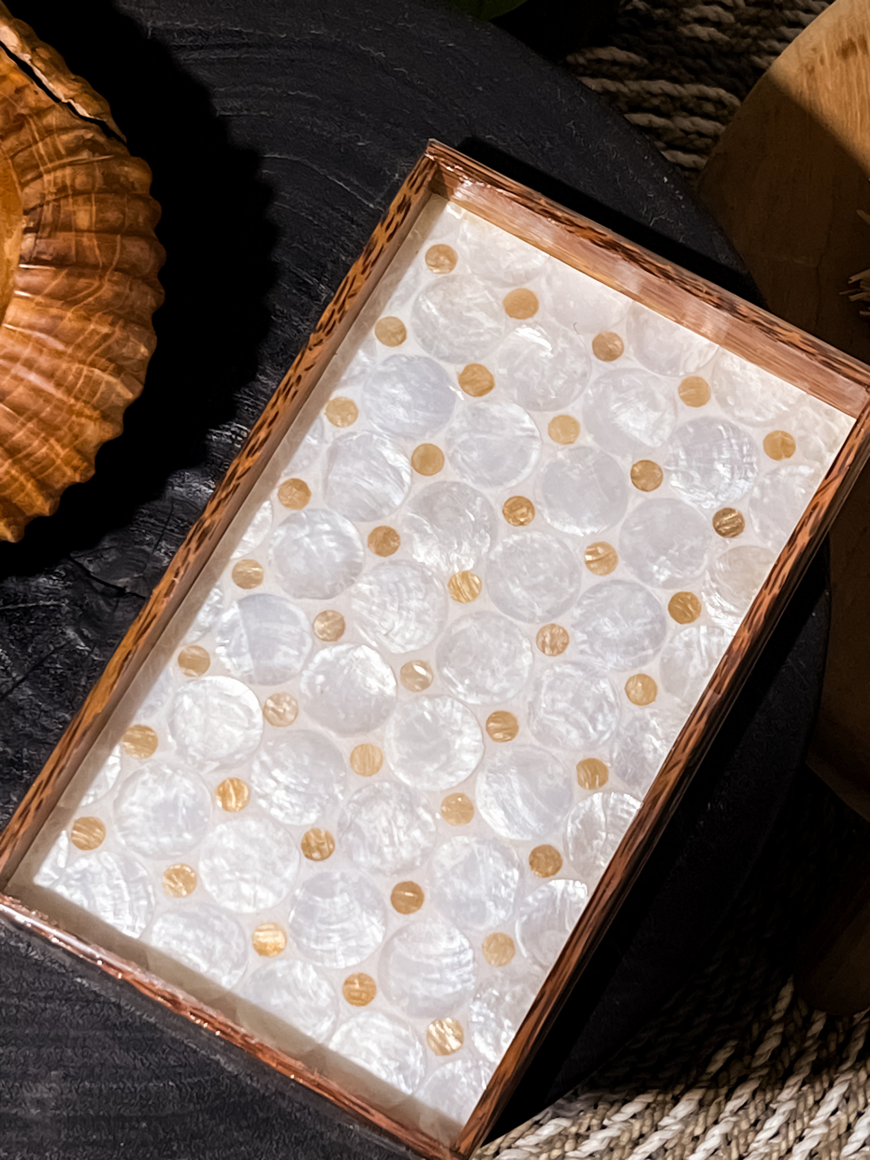 Rectangle Palm Wood Tray with shells circle Pattern