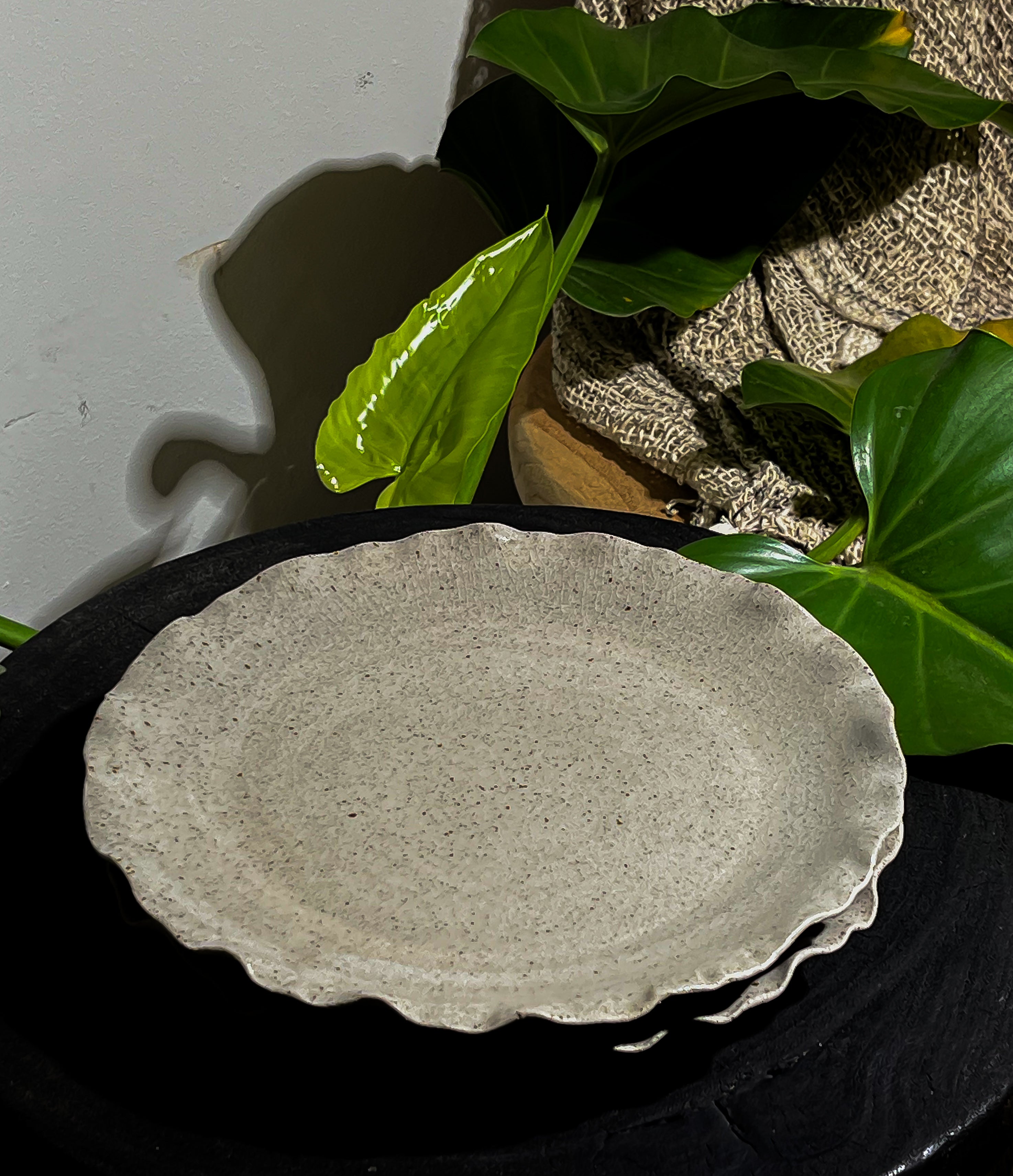 Ceramic Plate Wavy Grey