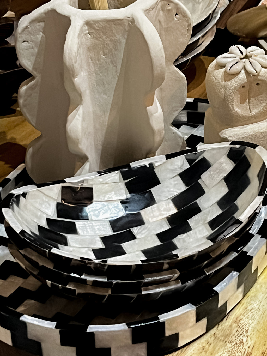 Decorative medium oval shells bowl with coconut shells