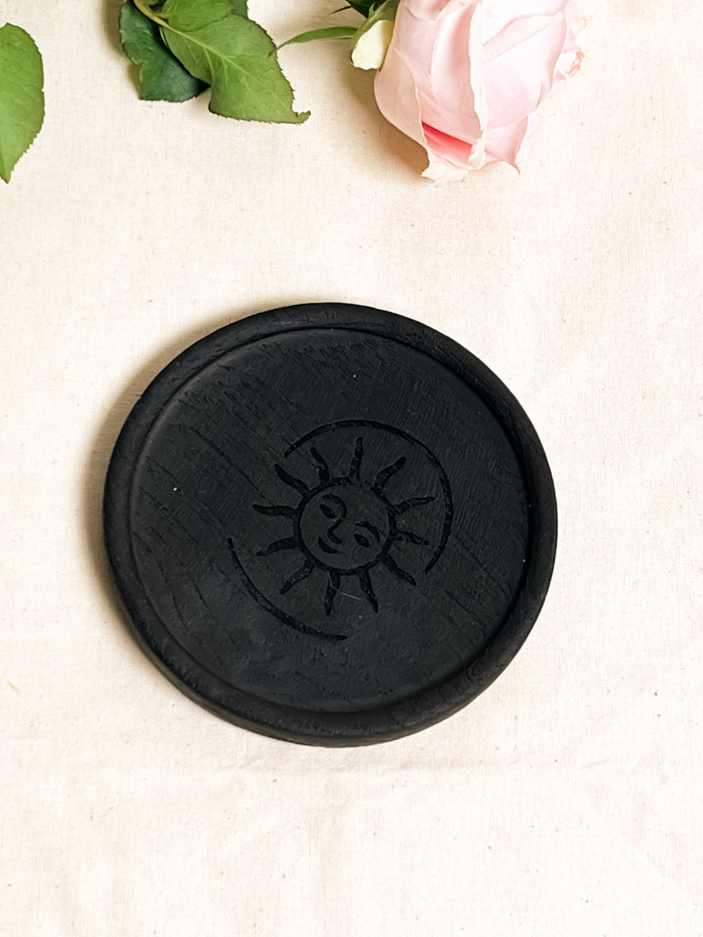 Wooden Teak Black Coaster With Coastal Concept
